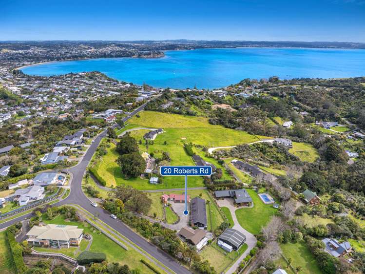 20 Roberts Road Matakatia Bay_34