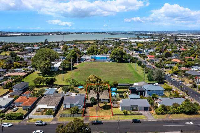 17 Woodward Avenue Mangere Bridge_1