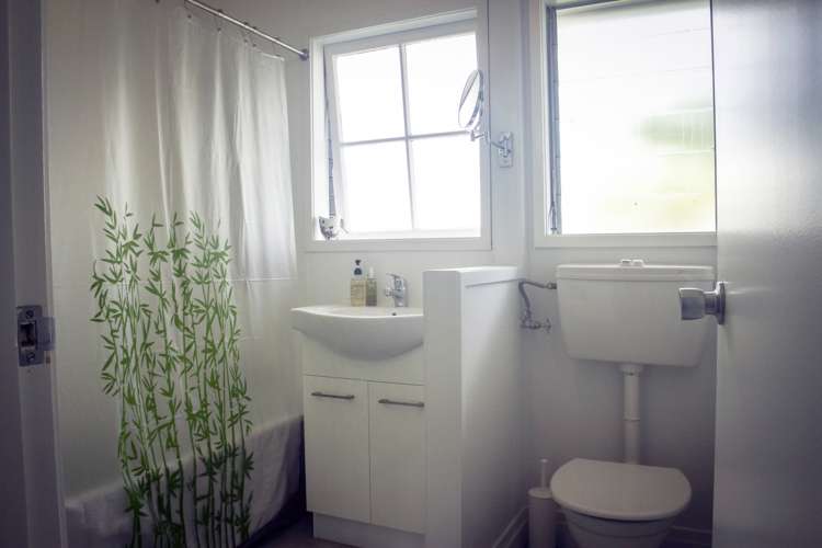 2/45a Asquith Avenue Mount Albert_11