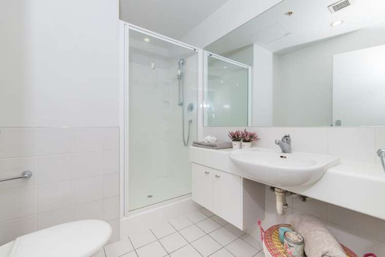 8c/205 Hobson Street Auckland Central_14