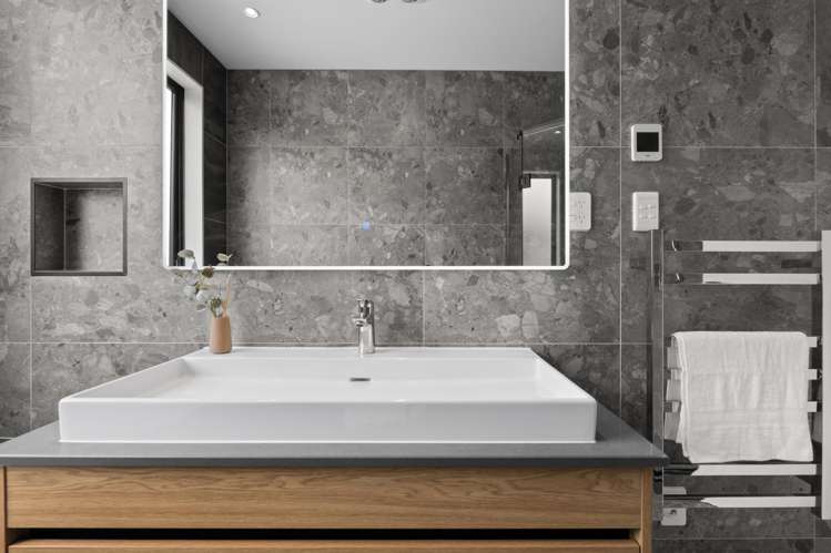 8 Kumukumu Road Long Bay_29