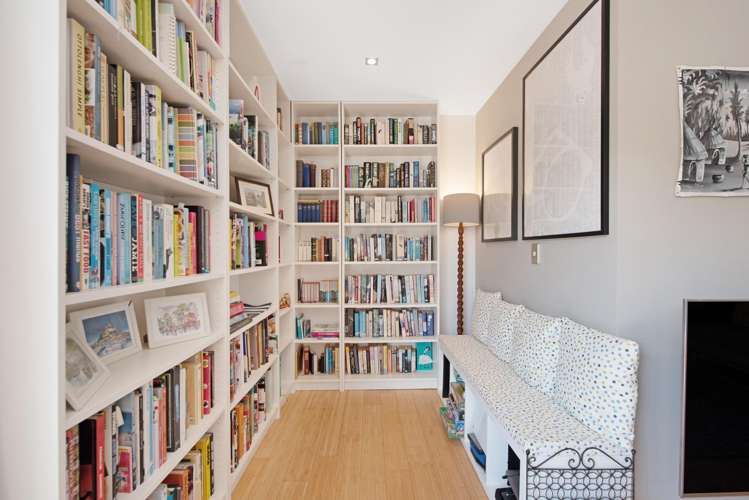 35 Saddleback Grove Karori_6