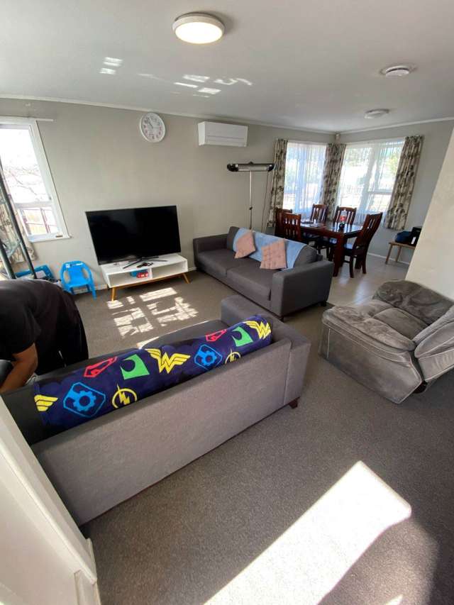 Family Home in Opaheke