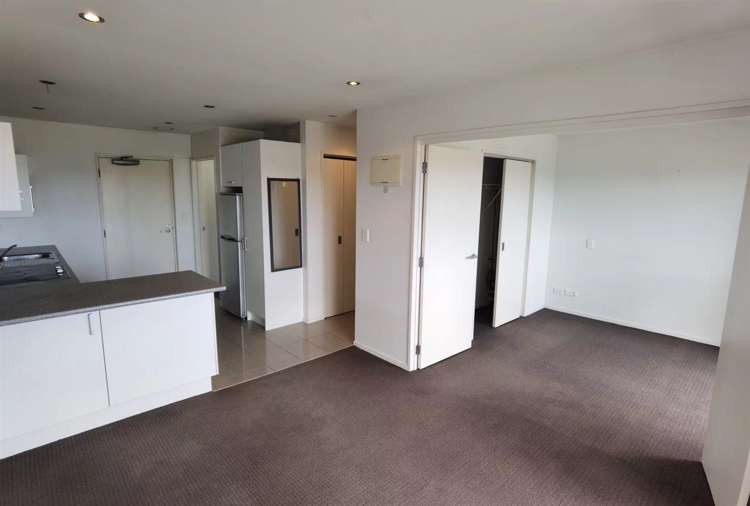 E7/60 Masons Road Oteha_8