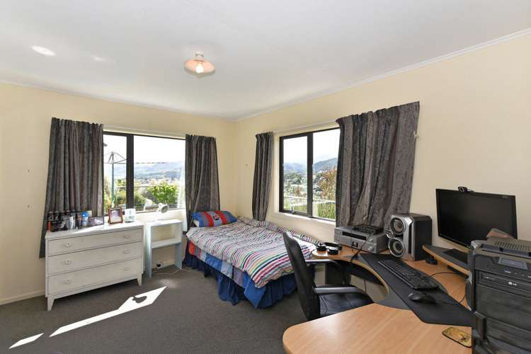 40 Saint Lawrence Street Toi Toi_15