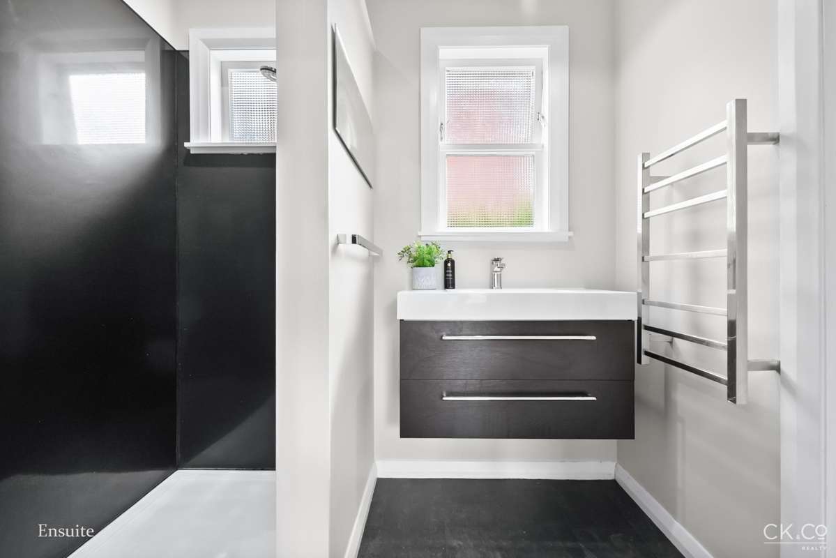 465 Stokes Valley Road_5