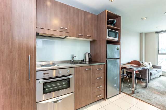 303/85 Beach Road City Centre_1