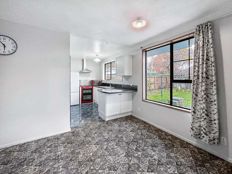 2/37 Karnak Crescent Russley_4