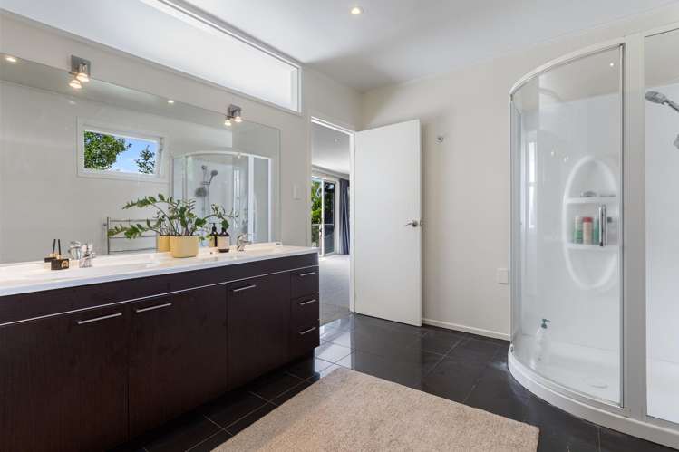 36 Levers Road Matua_11