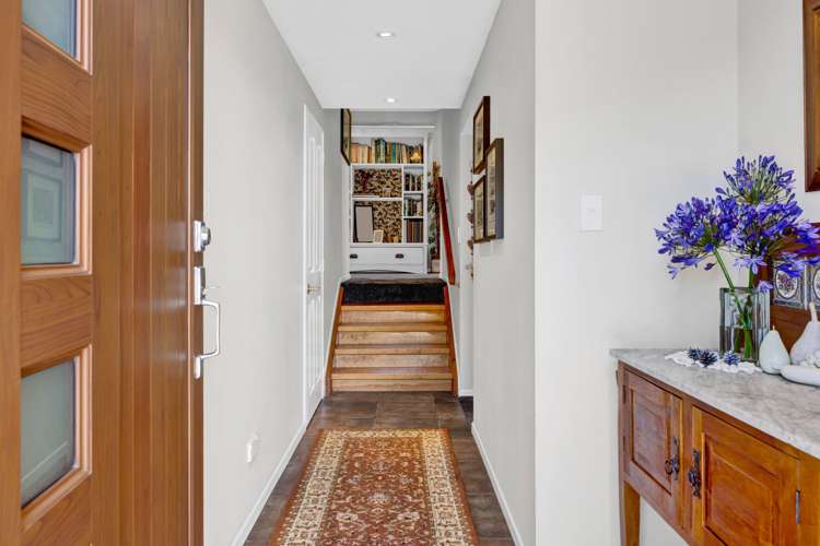 9 Elizabeth Grove Stratford_2