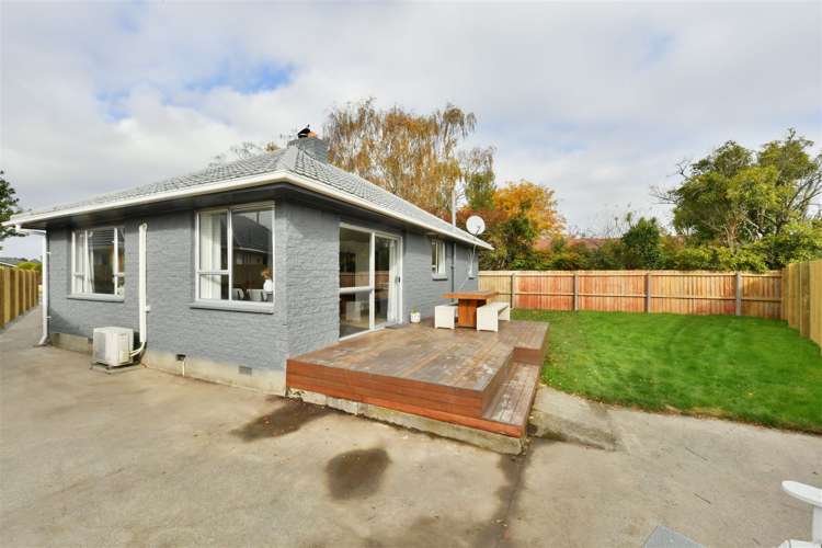 42 Trafford Street Harewood_14