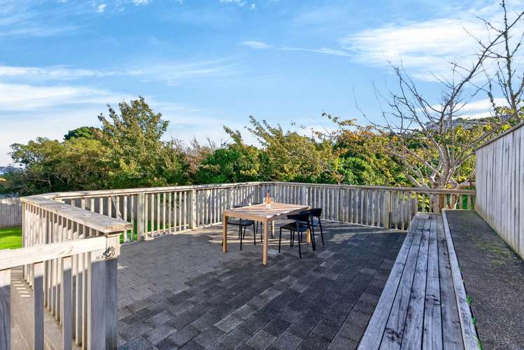 217 Dowse Drive Maungaraki_15