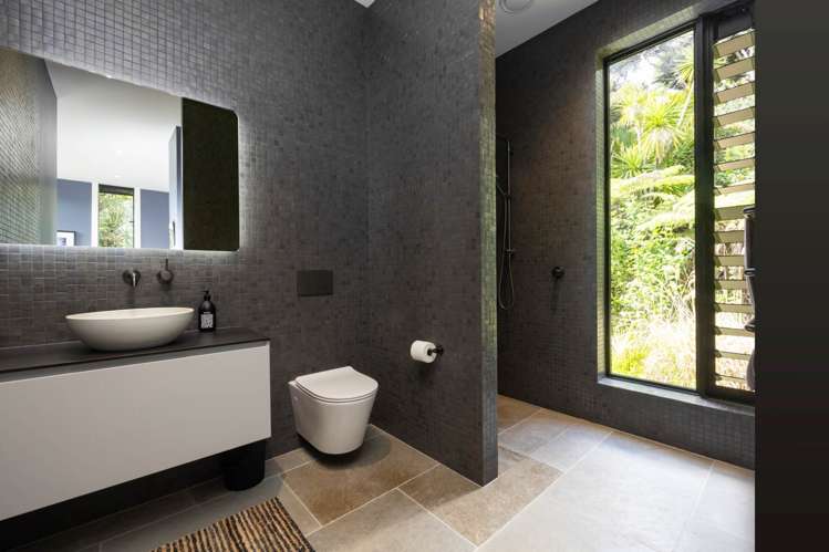 111 Garden Road Piha_18