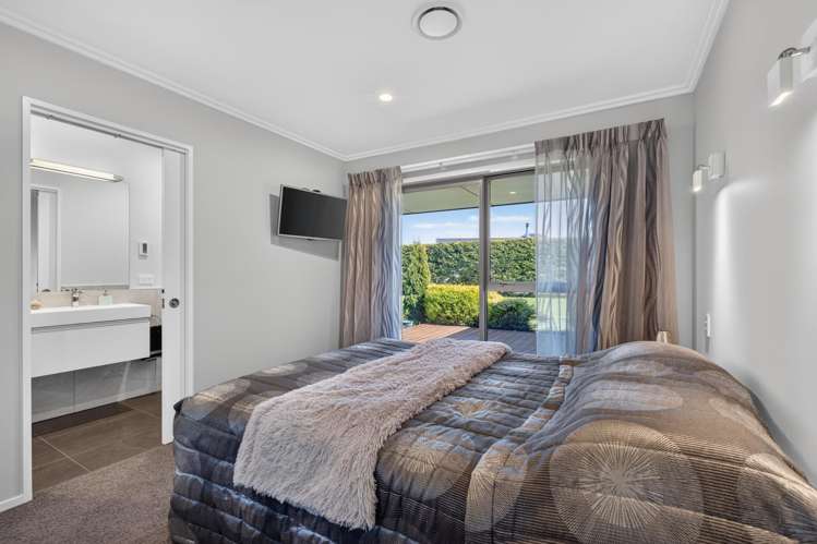 16 Landsborough Drive Darfield_32