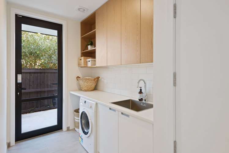 7 Campana Lane Saint Albans_18