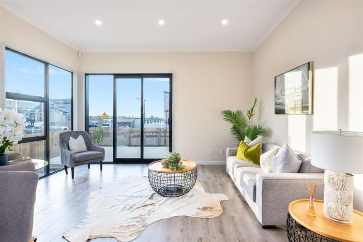 16 Taiororua Avenue Massey_11