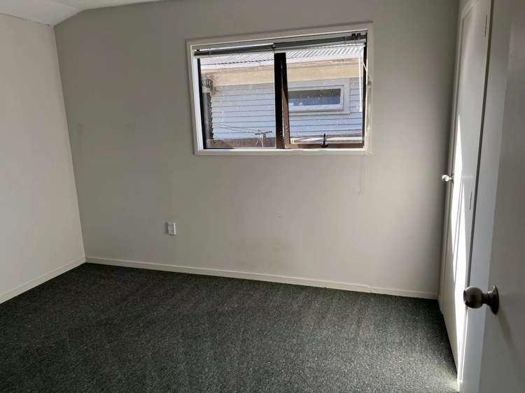 24 Bond Crescent Forrest Hill_10