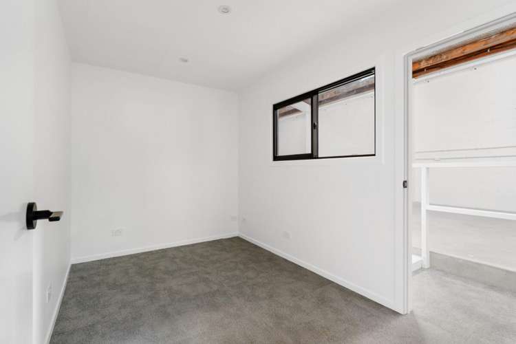 Unit 2, 17 Birch Avenue Judea_8