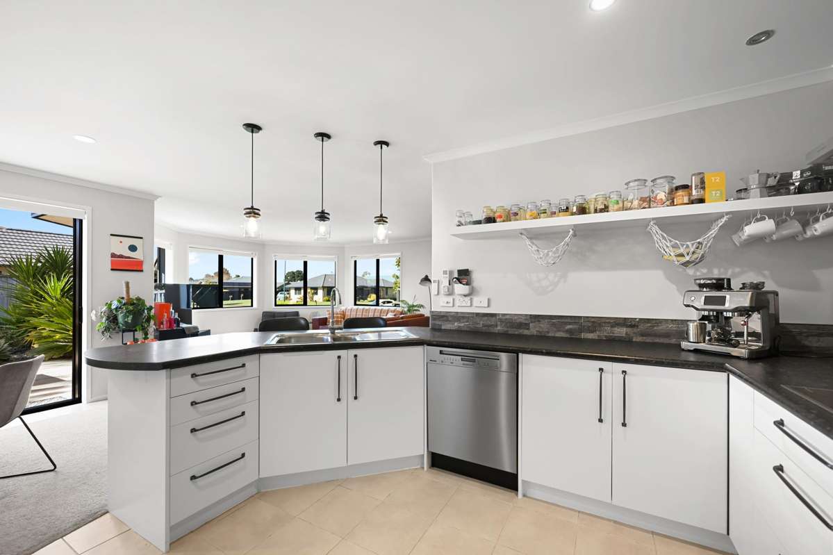 35 Stoneleigh Drive_5