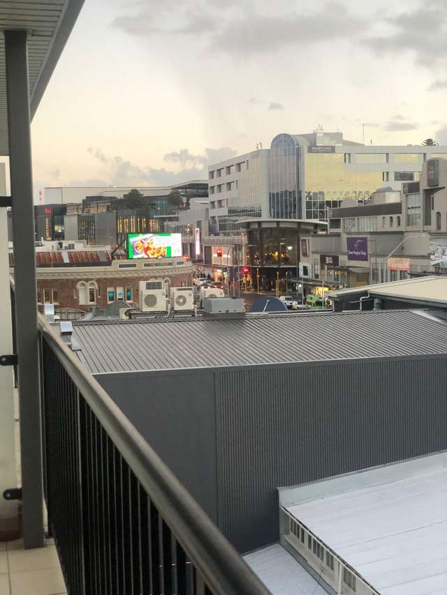 D418/176 Broadway Newmarket_4