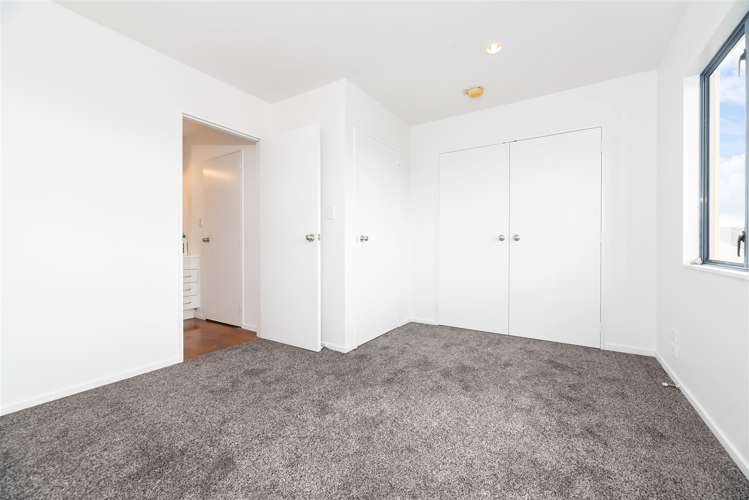 22/14 Ambrico Place New Lynn_6