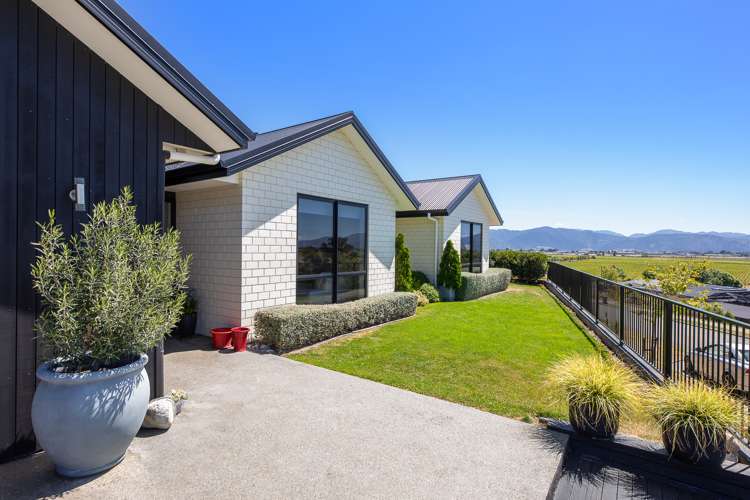 23 Golf View Close Fairhall_36