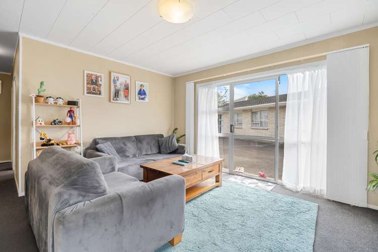 2/6 Snead Place Hamilton East_1