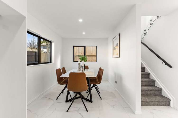 21b Borrowdace Avenue Botany Downs_11