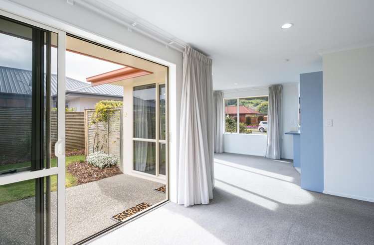 17 Covent Drive Stoke_7