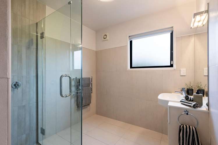 660 Peninsula Road Kelvin Heights_17