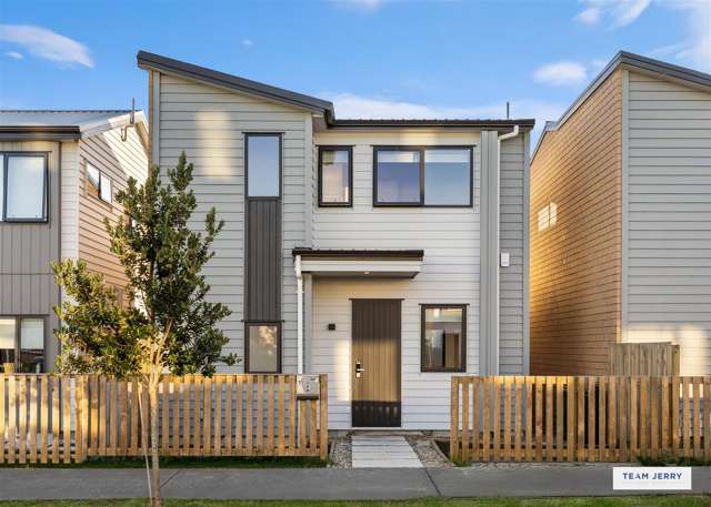 Standalone Modern Living with Internal Garage