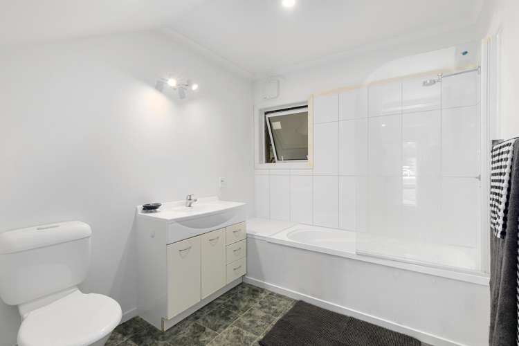 85 Redvers Drive Belmont_20