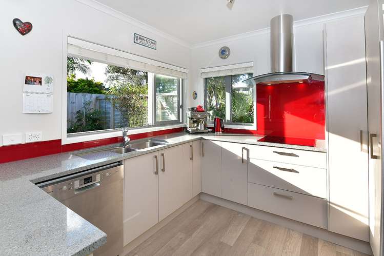 2 Forest Glen Orewa_5