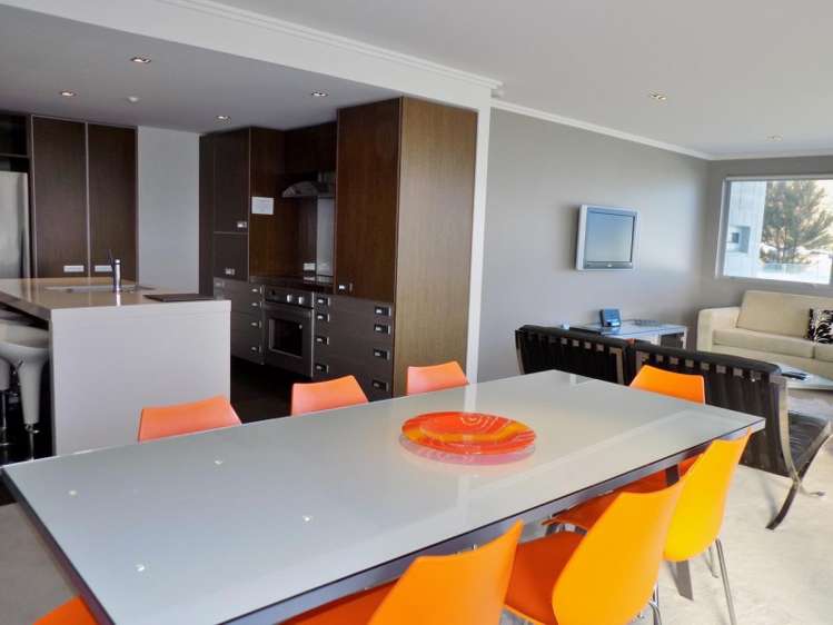 11/225 Lake Terrace Waipahihi_3