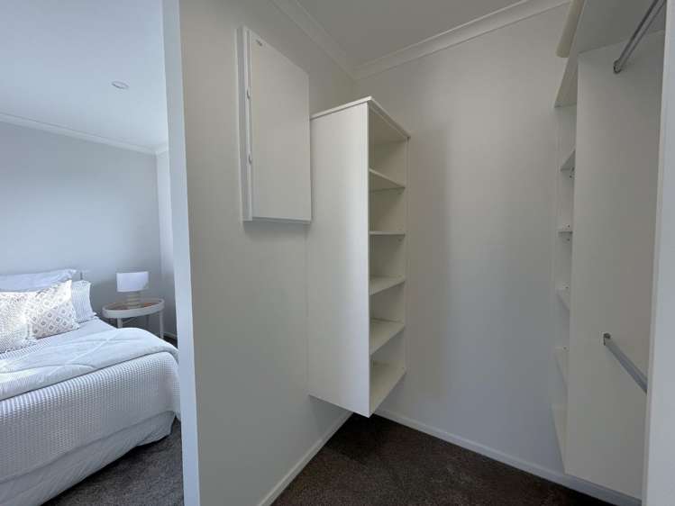 5 Mackie Mews 10288_7