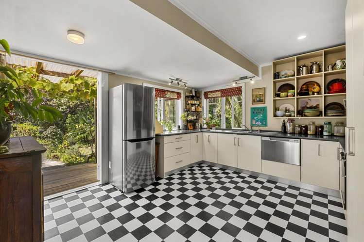 3 Rose Street Raglan_15