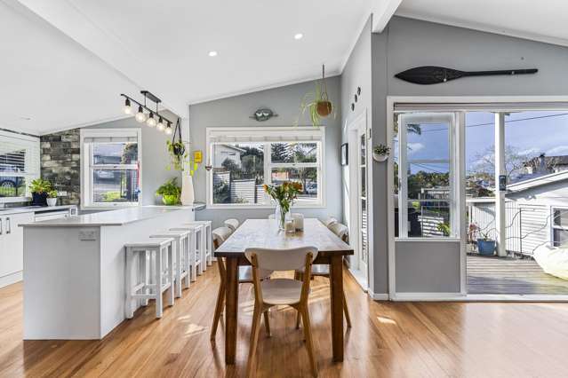 Twilight Open Home Wednesday 2nd Oct 6-6:30pm!