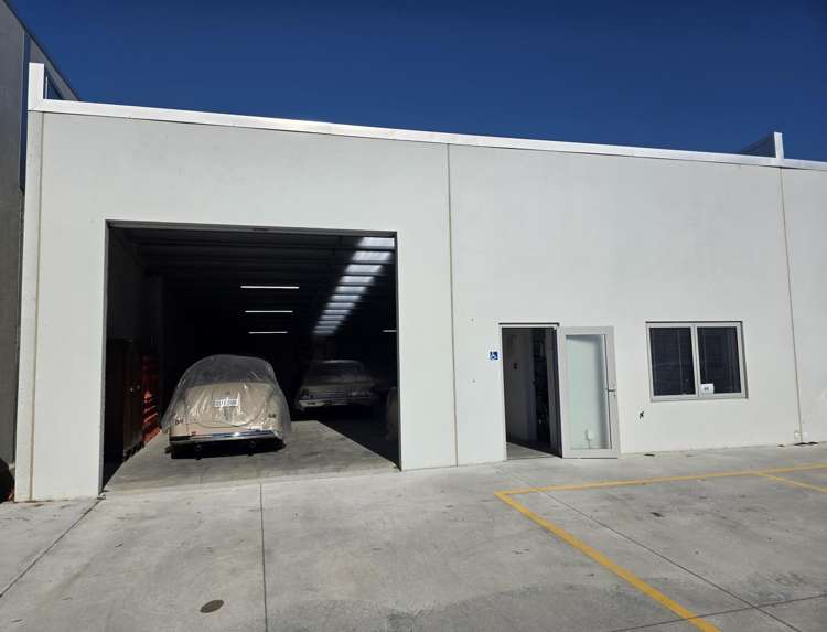 6/4 Lake Bryndwr Lane_0
