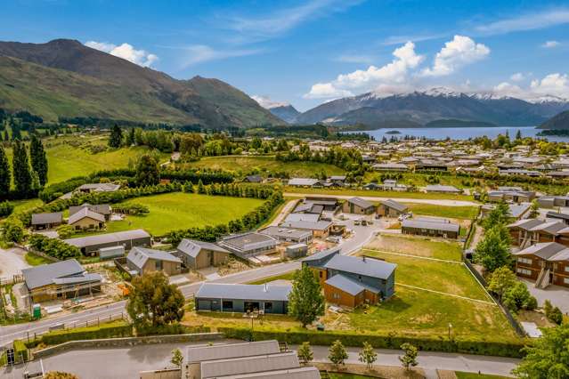 6 Cleland Close Wanaka_1