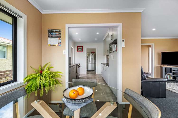 83 Walker Crescent Gore Surrounds_7