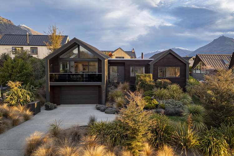 37 McAdam Drive Jacks Point_30