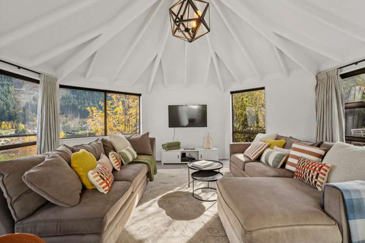 13 Malaghan Street Queenstown_3