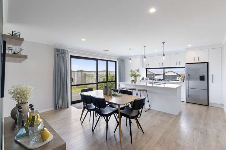 202 Pacific Drive Fitzherbert_16