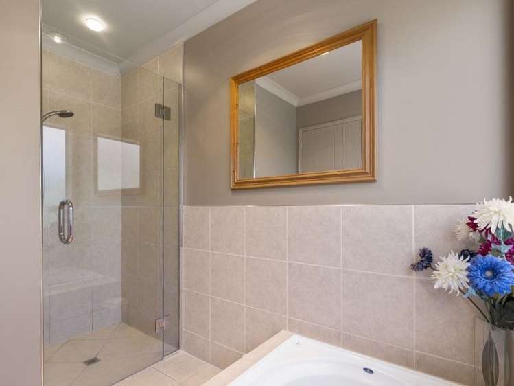 17 Stafford Rise Owhata_16