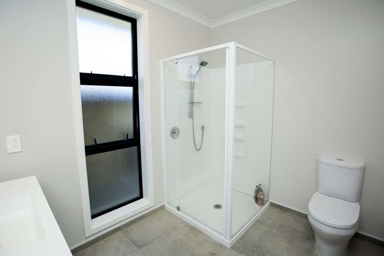 32 Charlesworth Drive Allenton_13