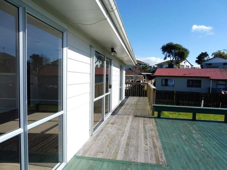 197 Mahia Road Wattle Downs_6