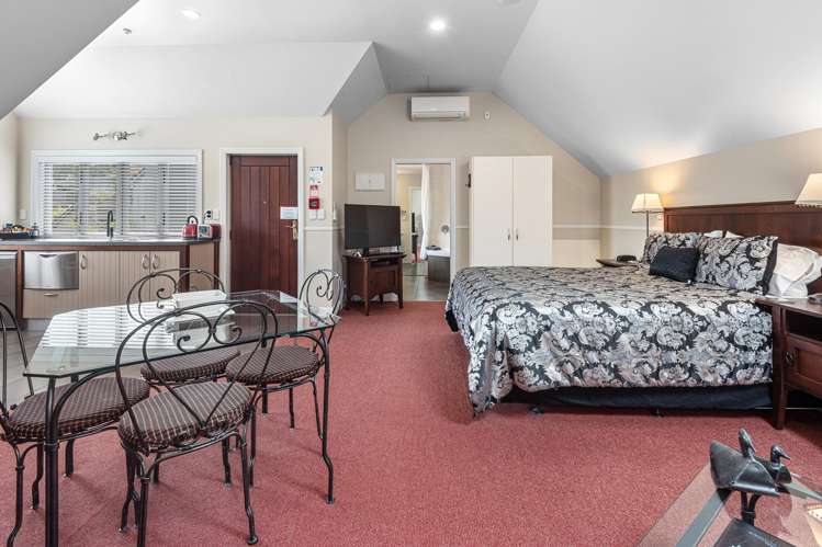 Freehold/361 Western Hills Drive Avenues_11