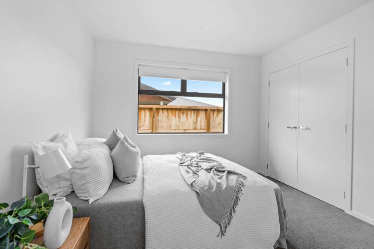 27 Saint Michael Crescent One Tree Point_24