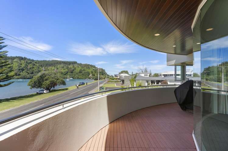 301 Beach Road Whangamata_40