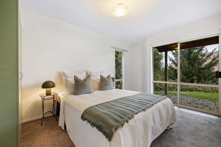 2a Bird Place Fernhill/Sunshine Bay_14